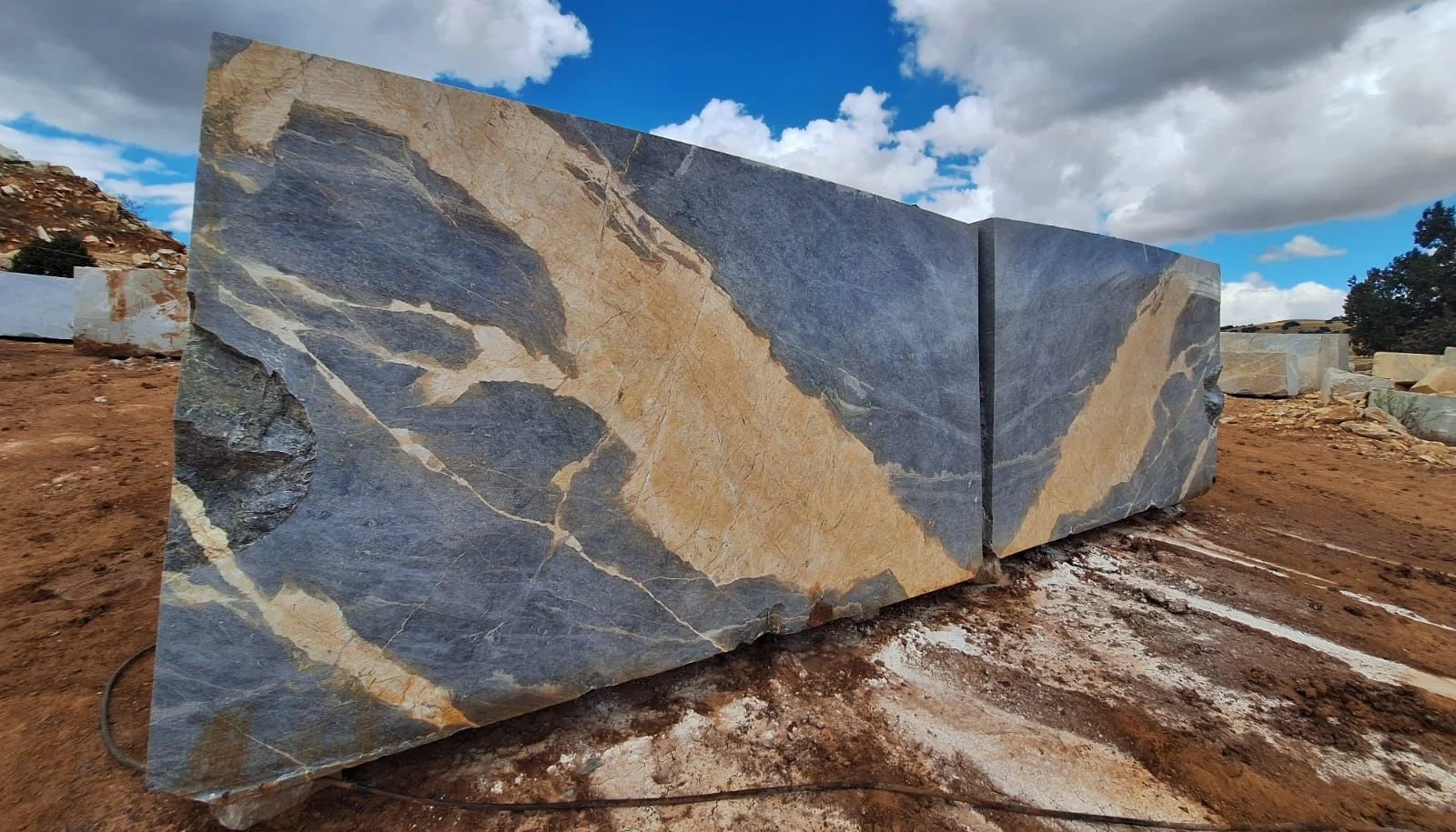 NATURAL STONE BLOCKS