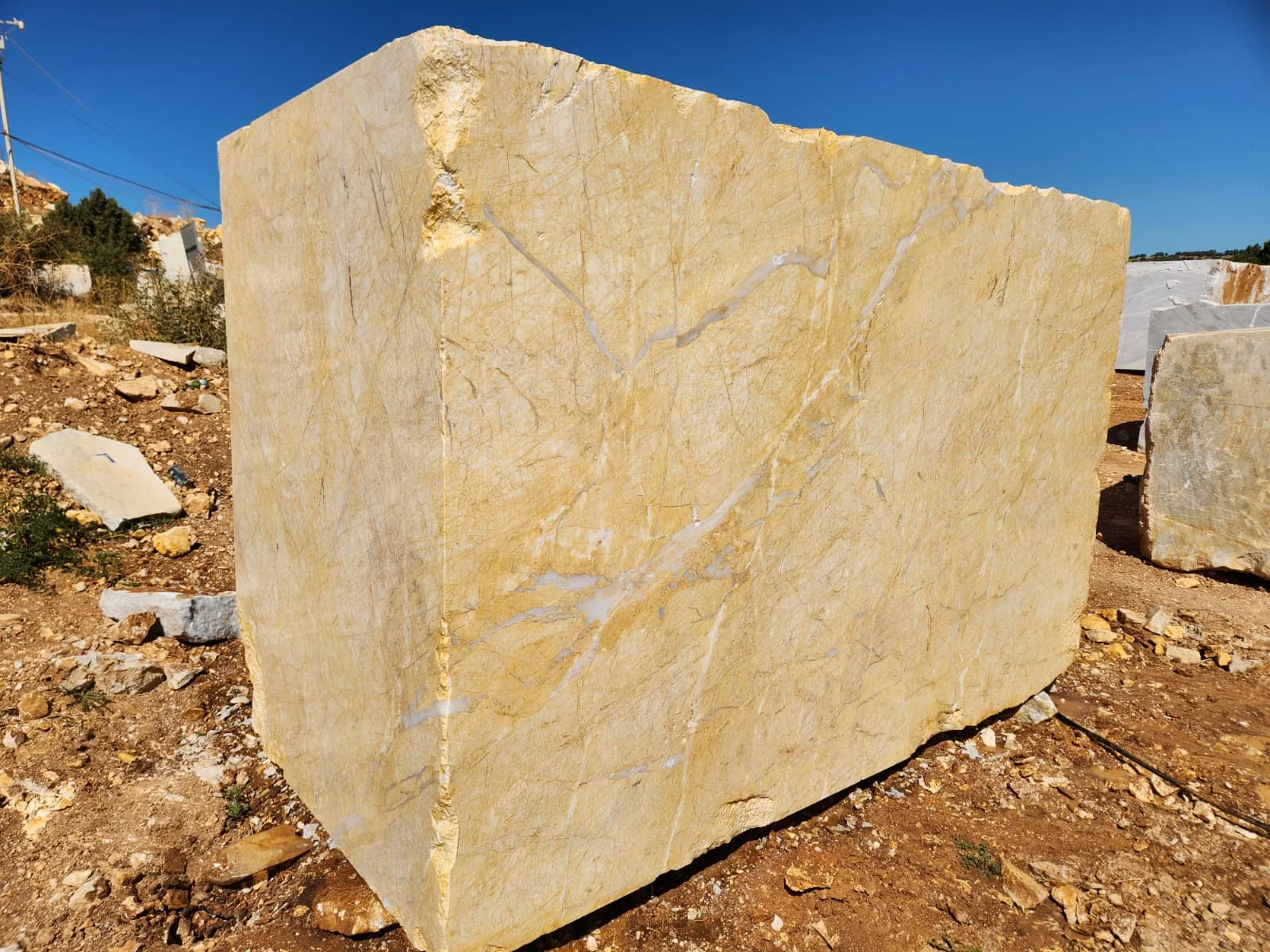 Golden Spider Natural Stone Block GS-2026-01 - 27.78 Tons, 9.92 M³ - Sold From Eskişehir, Turkey By Marque Natural Stones