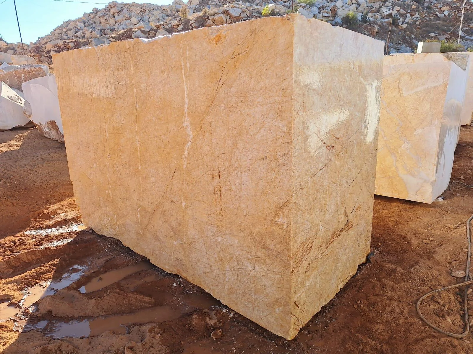 Golden Spider Natural Stone Block GS-2026-02 - 25.17 Tons, 8.99 M³ - Sold From Eskişehir, Turkey By Marque Natural Stones