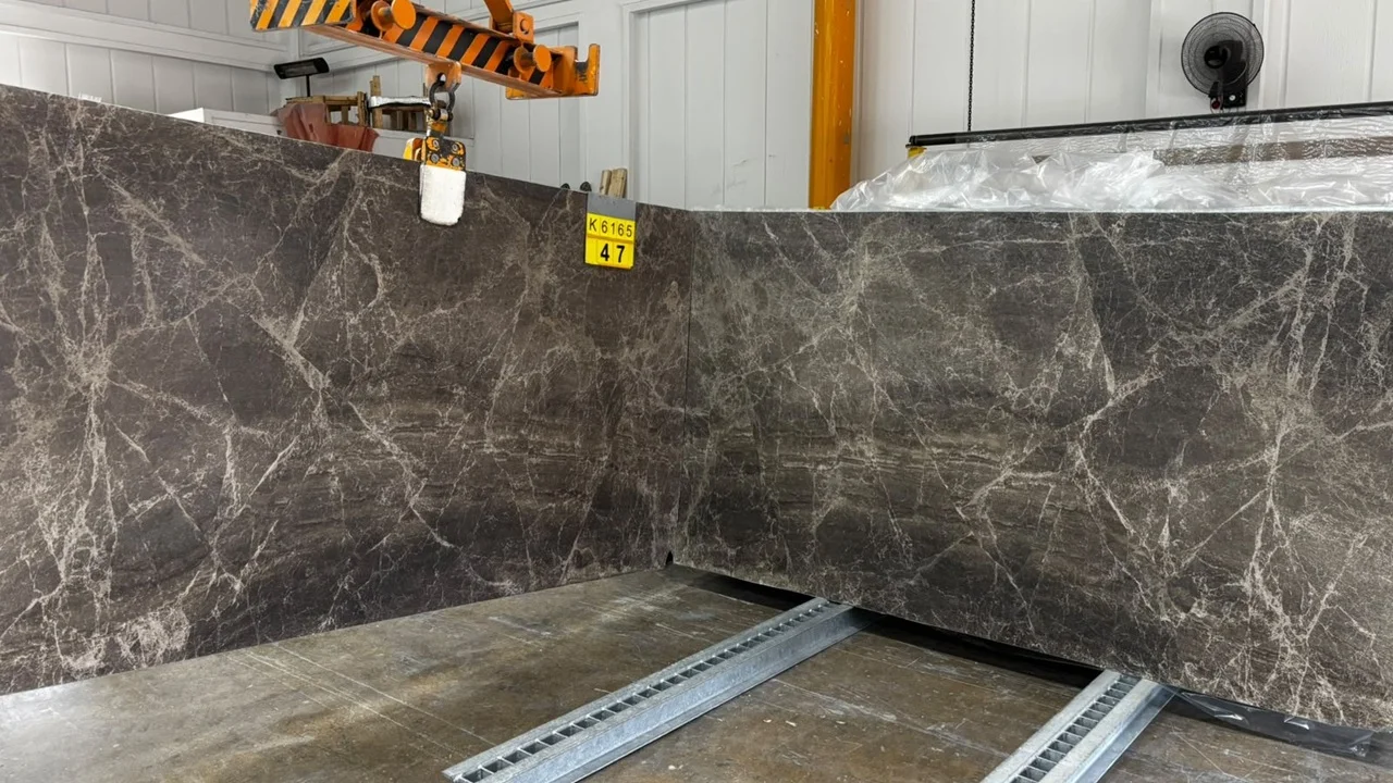zusätzliche Ansicht von Dark Emperador Marmor Platte Bündel Nr. K6165 - 20 mm, Oberfläche: Geschliffen, 4.87 m² - Versandbereit — von Eskişehir, Türkei von Marque Natural Stones