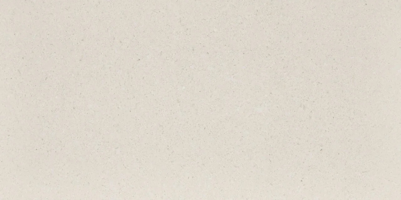 superficie de Limra Limestone con tono crema claro y estructura de grano fino