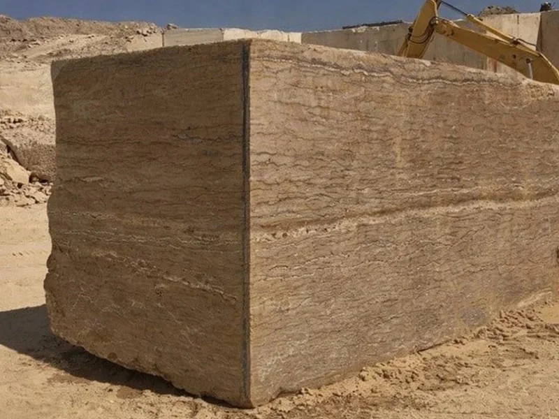 карьерный блок Noche Travertine из Турции
